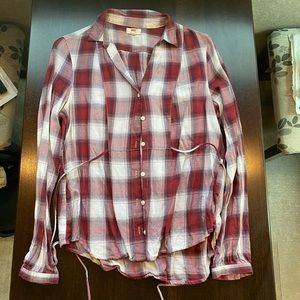 Levi’s Long Sleeve button up plaid
